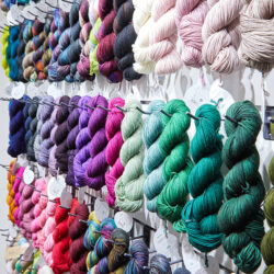 how-to-select-color-combinations-for-your-yarn-projects-a-complete-guide-small